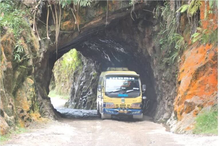 2 batu lubang1 768x510 1