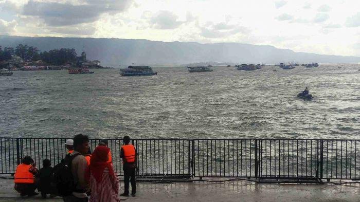 kapal hias danau toba 20160820 171008