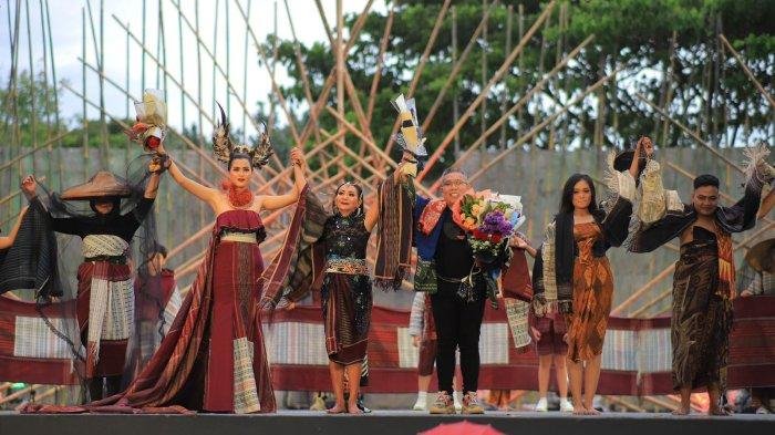 kain ulos fashion show 2