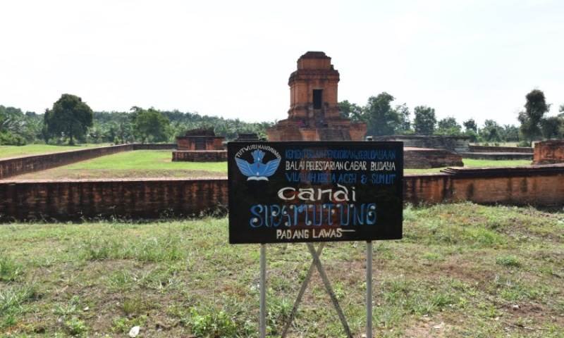 Kompleks Candi Sipamutung Padang Lawas