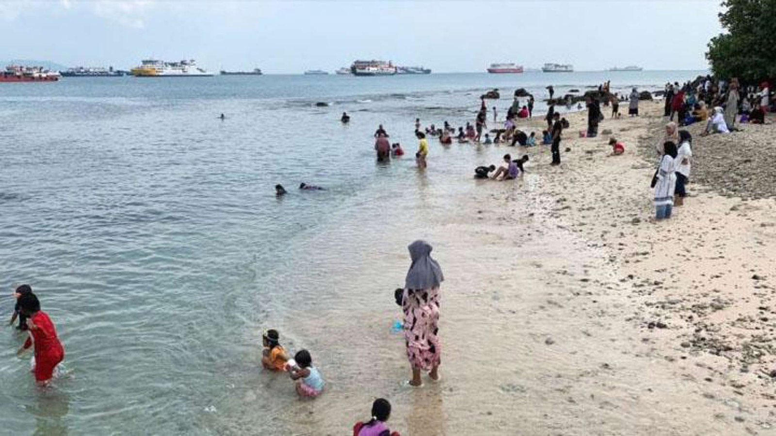 5 Daya Tarik Pulau Merak Kecil yang Bisa Jadi Tujuan Wisata Laut