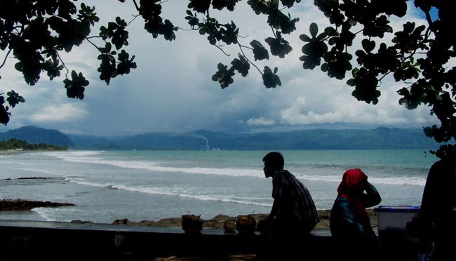 10 Pantai di Sukabumi yang Keindahannya Tak Kalah dari Pantai di Bali