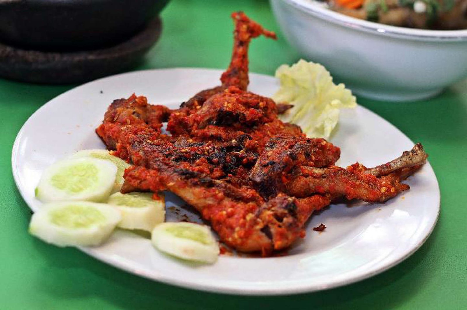 Menjajal 5 Kuliner Sumbawa Barat: Ayam Taliwang hingga Bubur Palopo