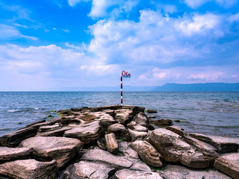 Geosite Simanindo Batak Museum – Batu Hoda – Stone Tombs4 768x576
