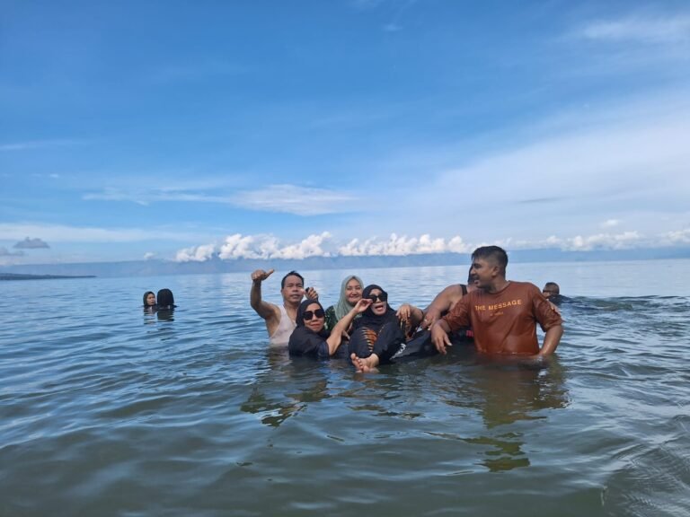 Pantai Arofan2 768x576