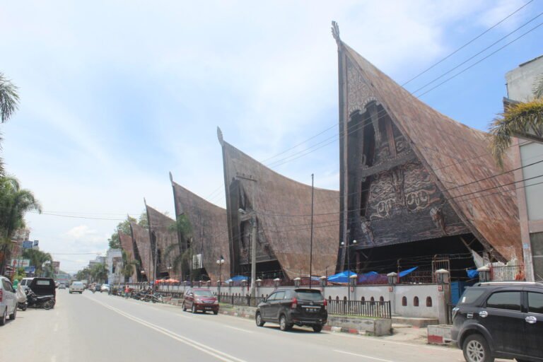 pasar balige scaled 1 768x512