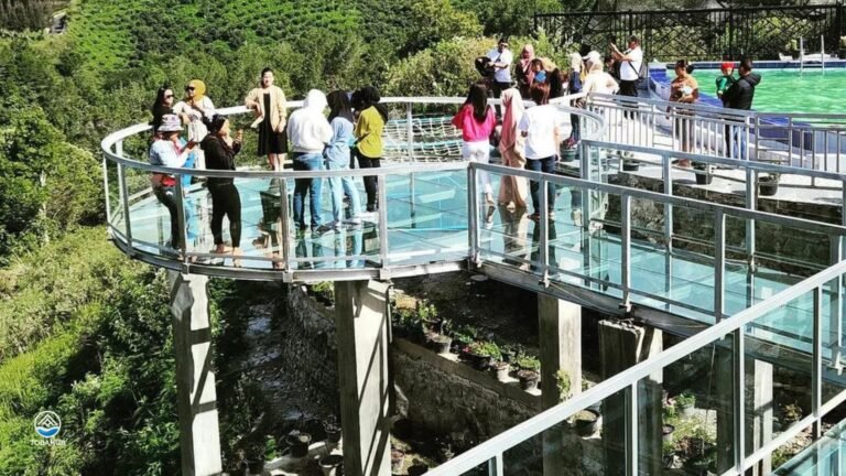 maulana cafe villa 768x432